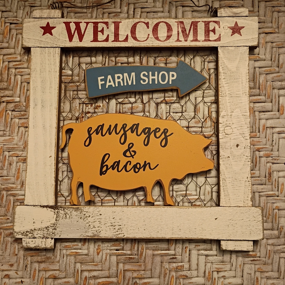 Welcome Farm Shop Sign with Pig Design